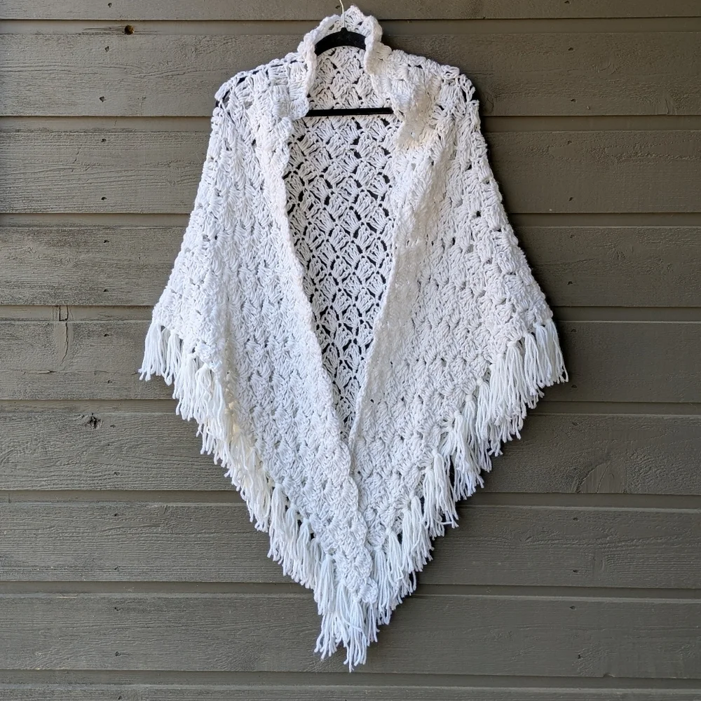 Vintage Handmade Open Macrame Crochet XLarge White Triangle Scarf Shawl Fringe